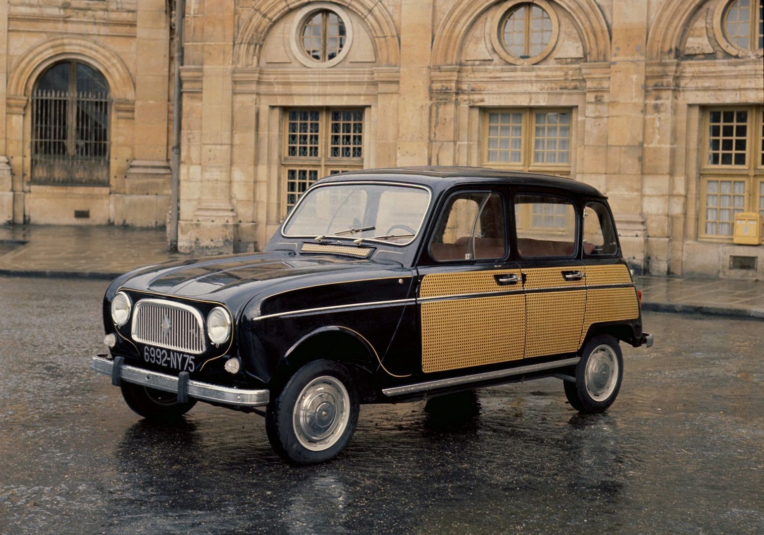 Renault 4 Parisienne