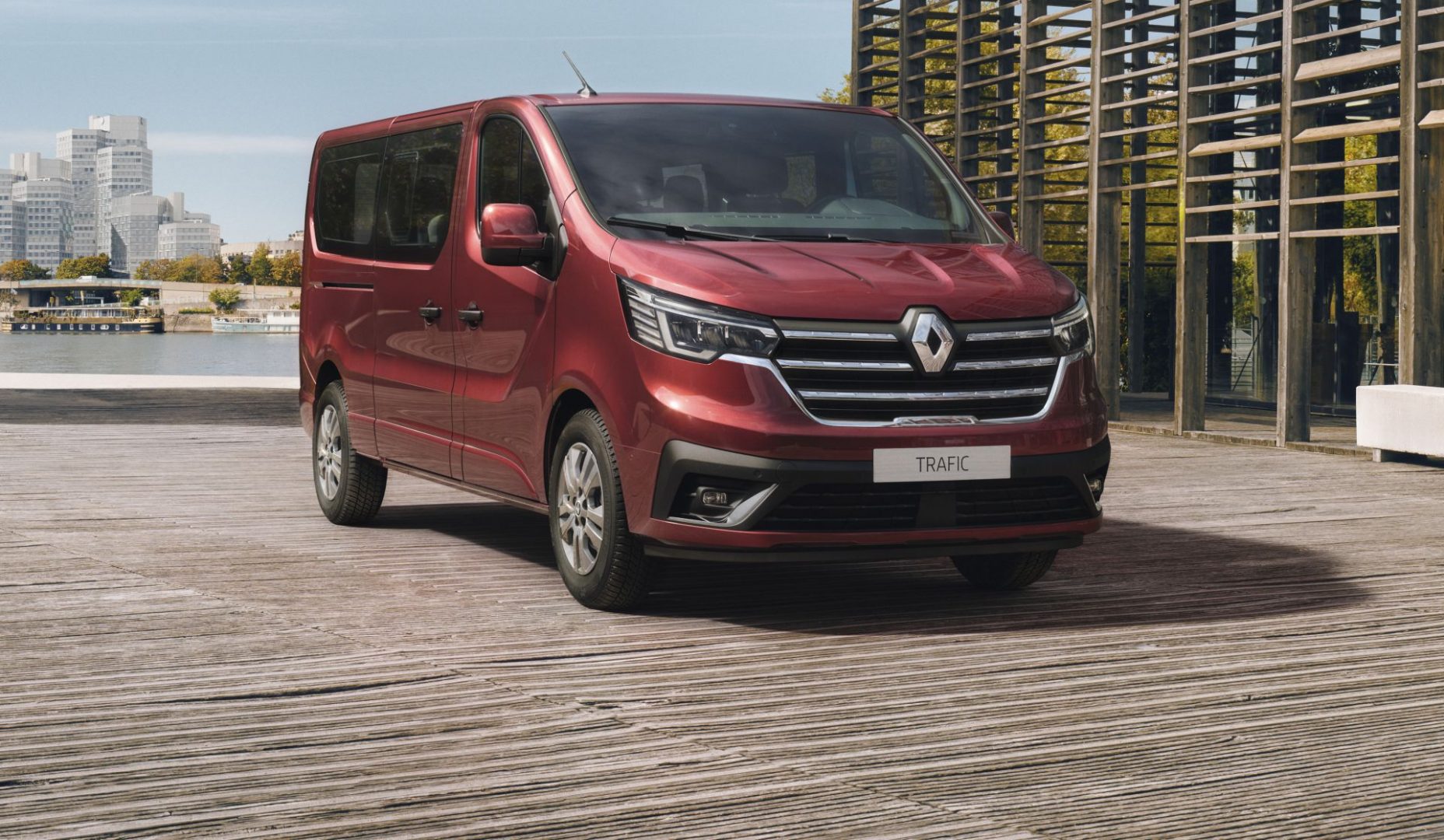 Unaprijeđen izgled i novi motor za Renault Trafic Combi i Trafic SpaceClass