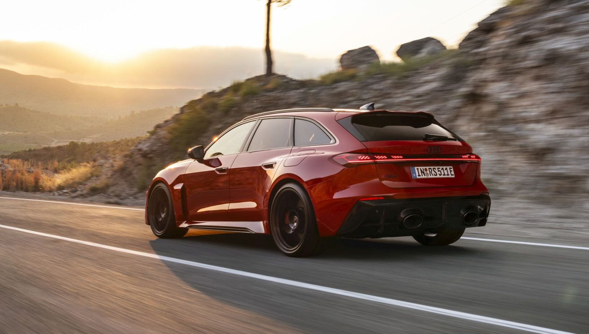 Ovo je potpuno novi Audi RS 5 sa 639 KS i opcijskom brzinom od 285 km/h Ovo je potpuno novi Audi RS 5 sa 639 KS i opcijskom brzinom od 285 km/h