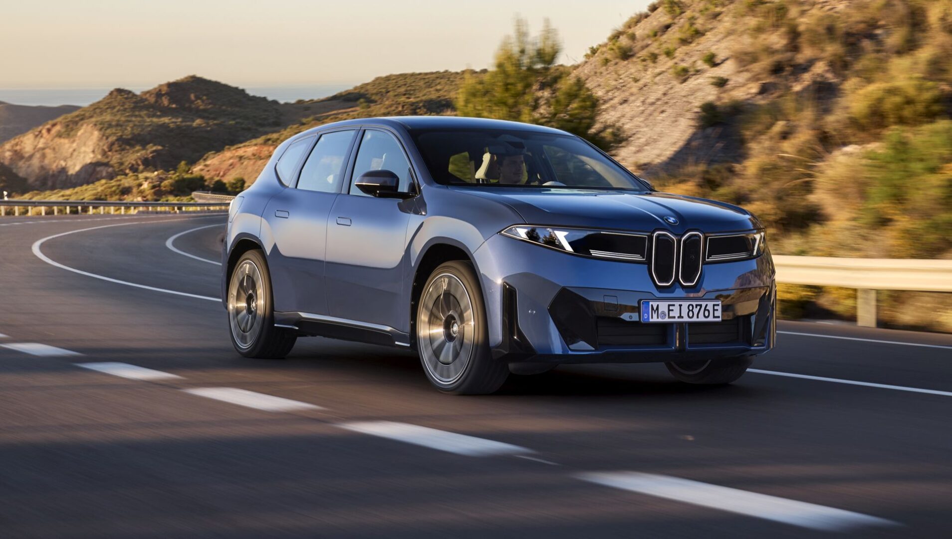 Bubrezi su se smanjili, ali sada su svjetla narasla: ovo je prvi model generacije Neue Klasse – BMW iX3 Bubrezi su se smanjili, ali sada su svjetla narasla: ovo je prvi model generacije Neue Klasse – BMW iX3