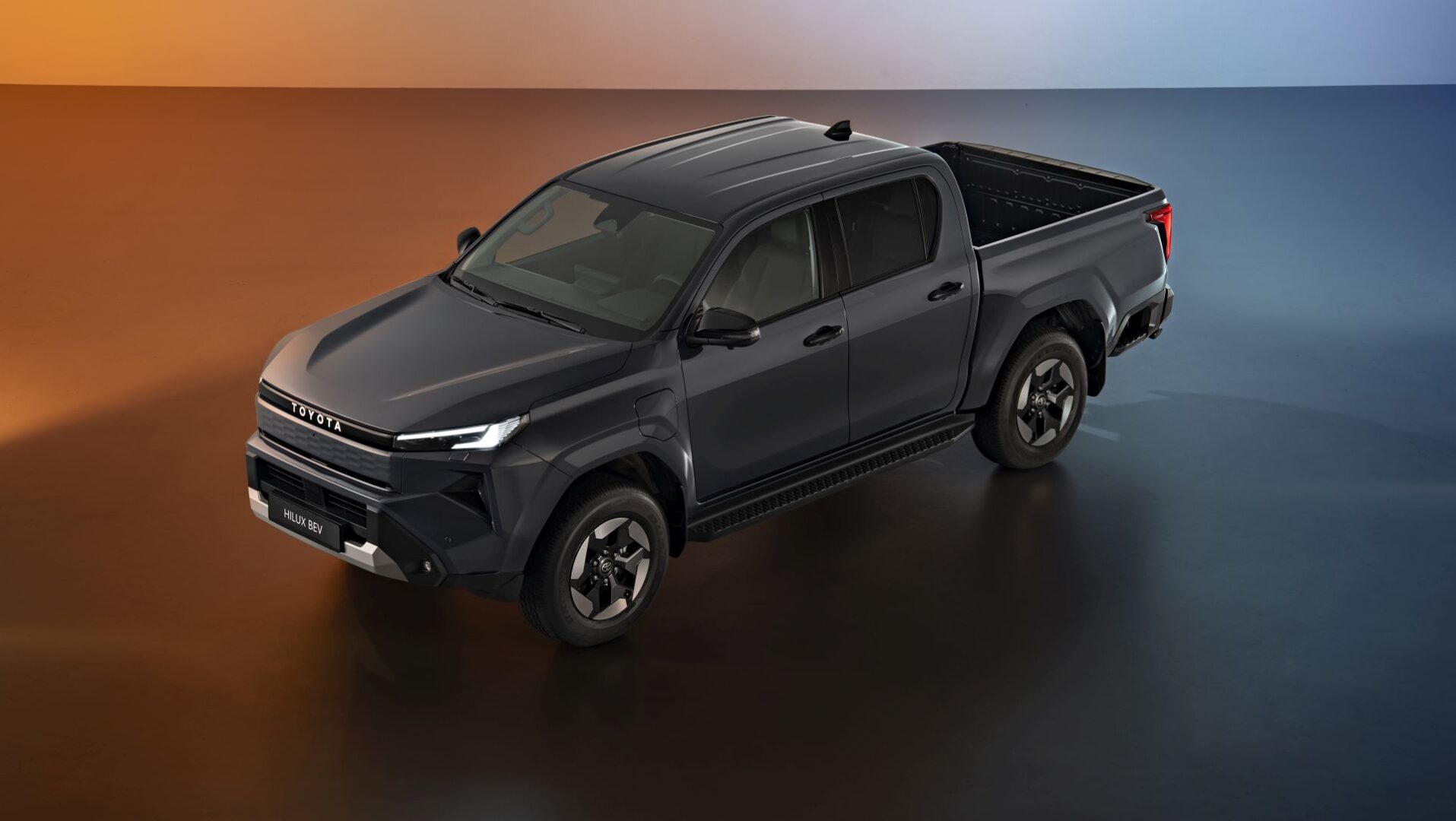 Predstavljena deveta generacija Toyote Hilux, a po prvi puta je dostupna i u električnoj izvedbi