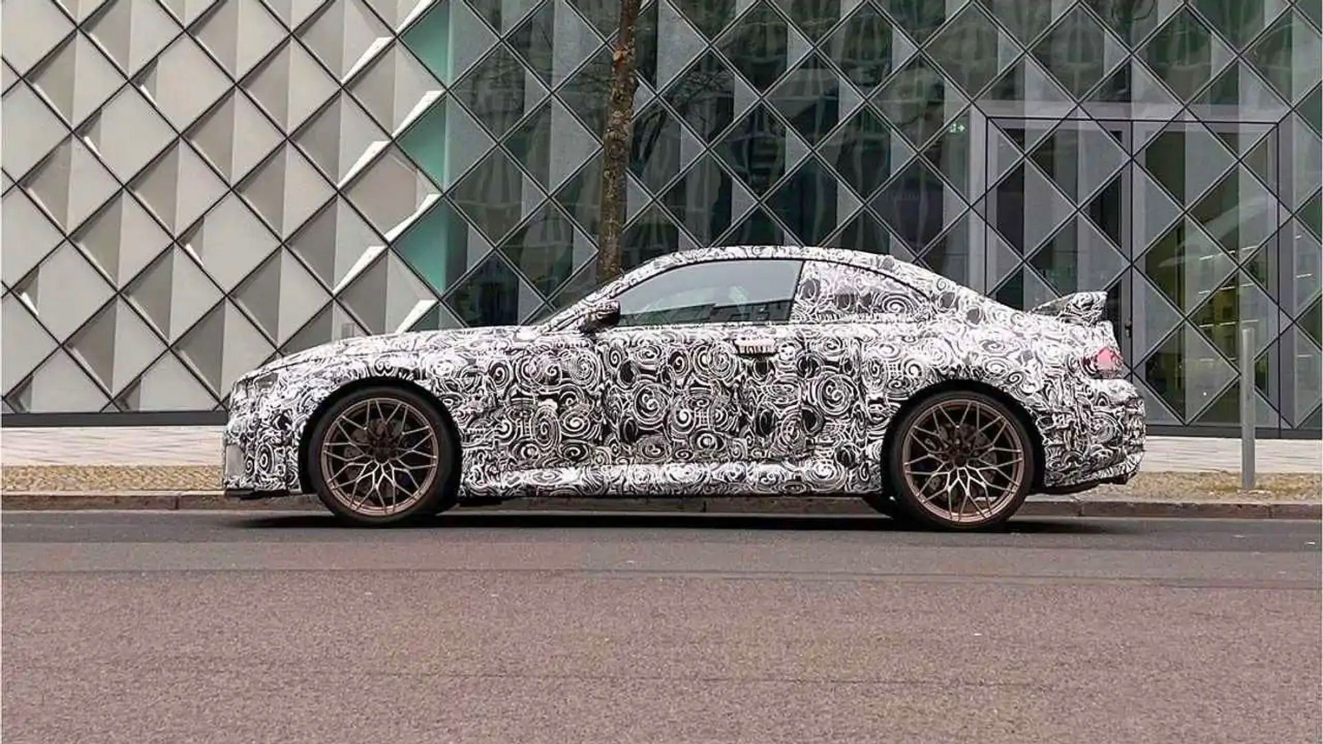 Potpuno novi BMW M2 će ujedno biti i posljednji neelektrificirani M model Potpuno novi BMW M2 će ujedno biti i posljednji neelektrificirani M model