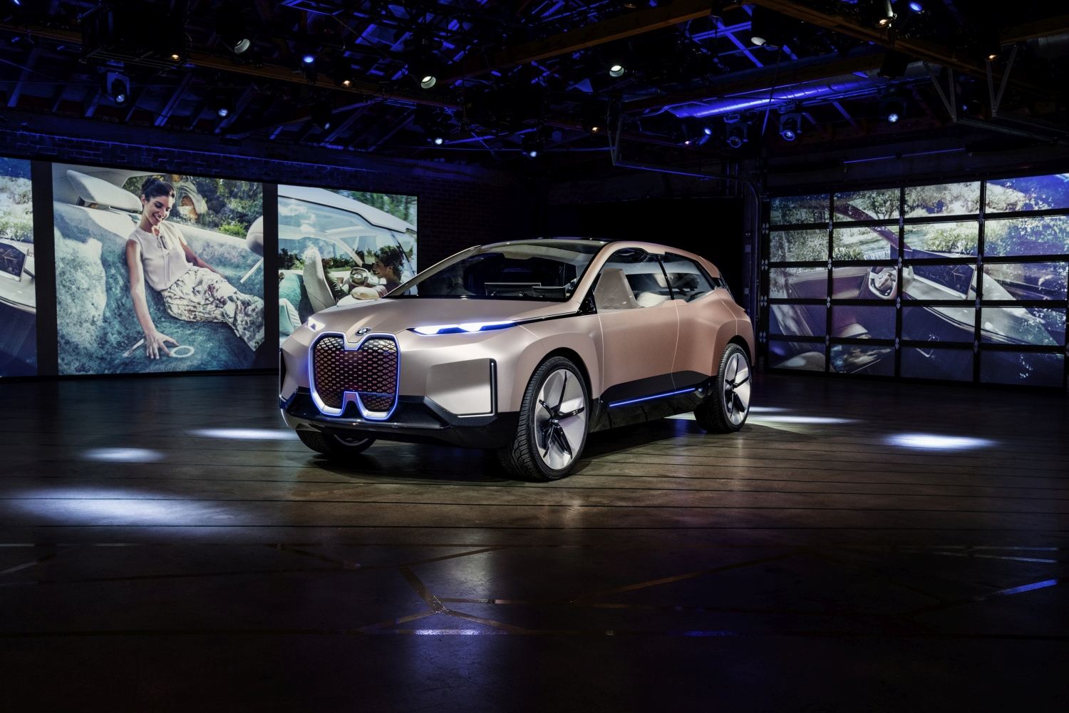 Svjetska premijera: BMW Vision iNEXT na sajmu u Los Angelesu Svjetska premijera: BMW Vision iNEXT na sajmu u Los Angelesu