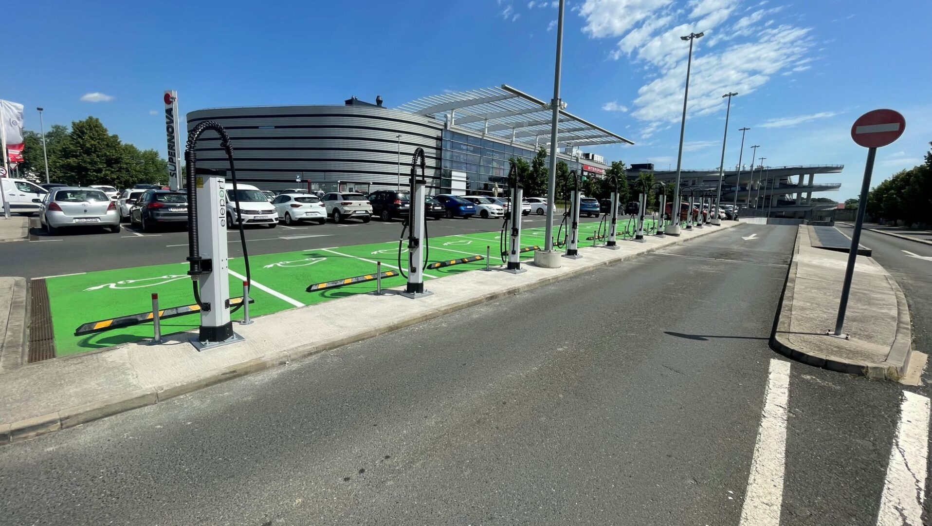 Stiže gotovo 200 ultra-brzih punionica za električna vozila diljem Hrvatske