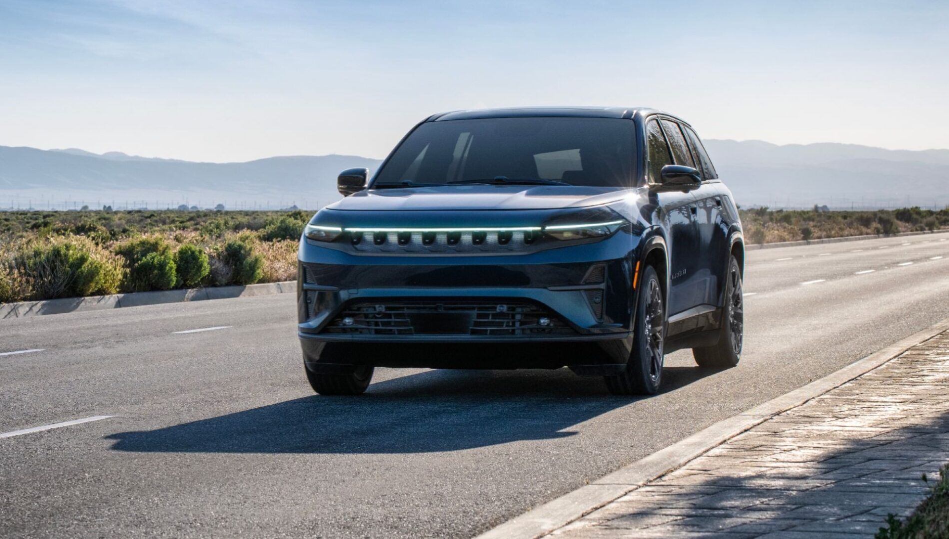 Jeep je predstavio svoj prvi globalni električni SUV Wagoneer S Jeep je predstavio svoj prvi globalni električni SUV Wagoneer S