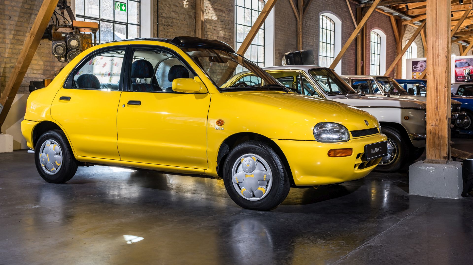 Slatkiš na kotačima: Mazda 121 „Goldy“ Slatkiš na kotačima: Mazda 121 „Goldy“