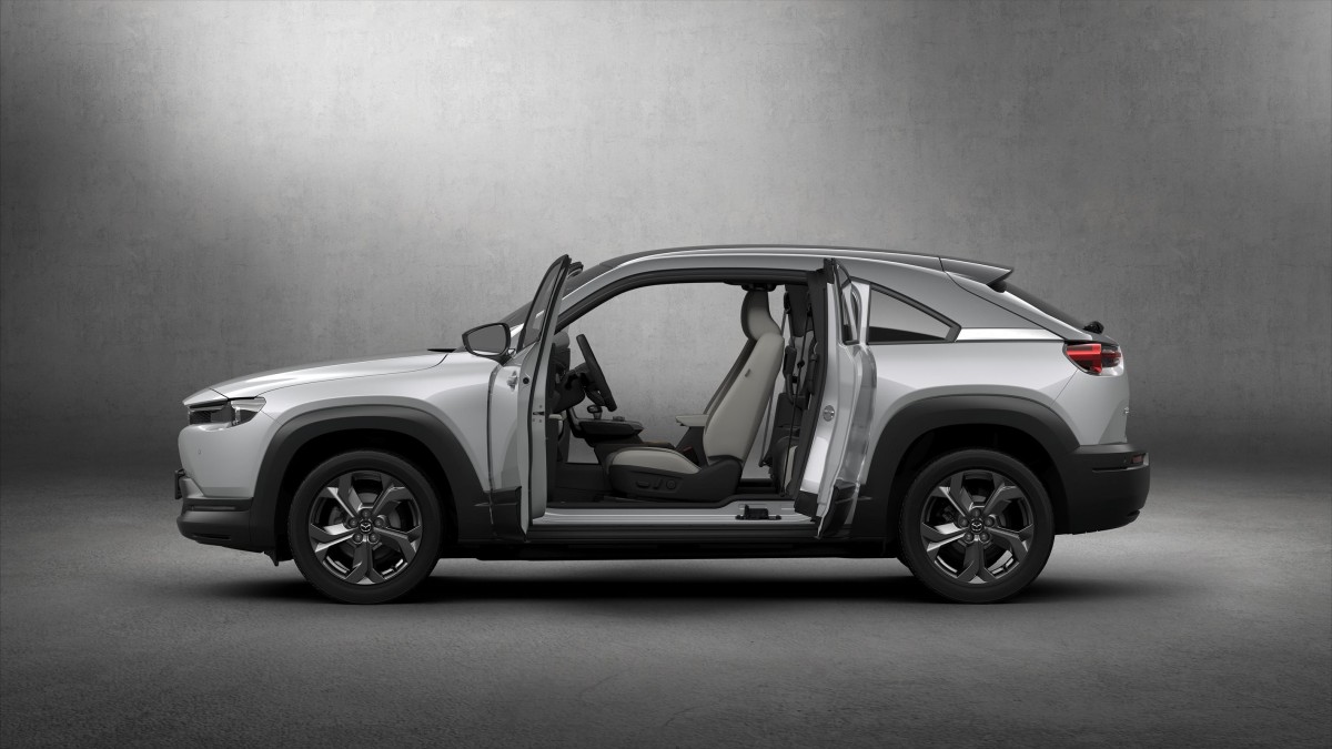 Za 100 godina: potpuno električna Mazda MX-30 s posebnim stražnjim vratima
