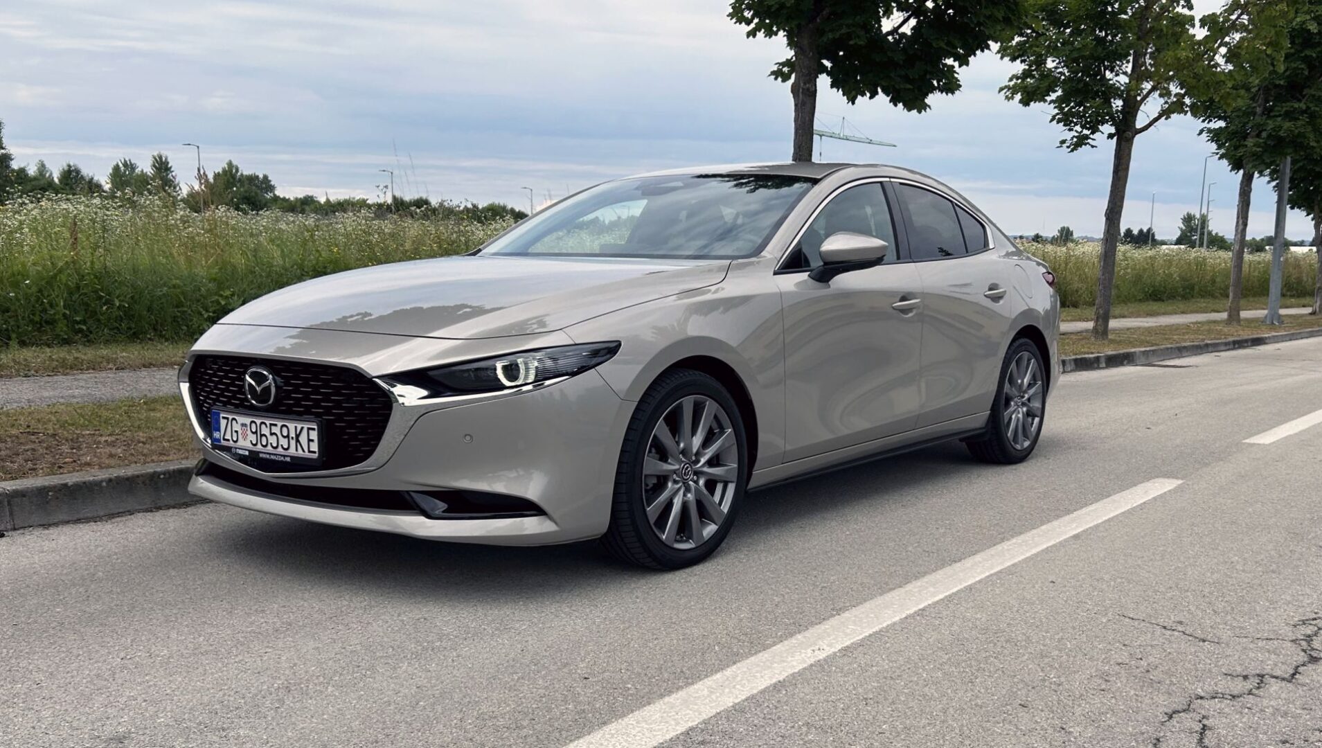 Test: Mazda3 2.5 E-Skyactiv G140 Exclusive line Test: Mazda3 2.5 E-Skyactiv G140 Exclusive line