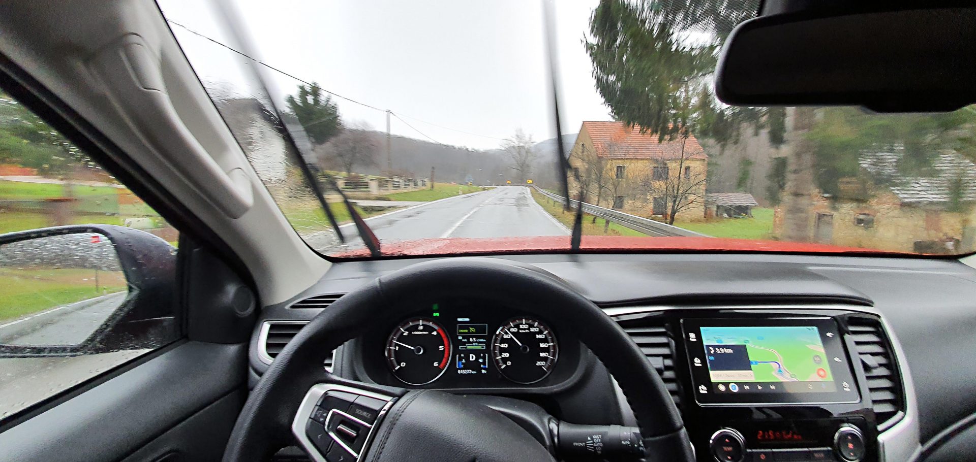 Ako ne prevozi teret, vožnja Mitsubishijem L200 zabavna je u svim vremenskim uvjetima