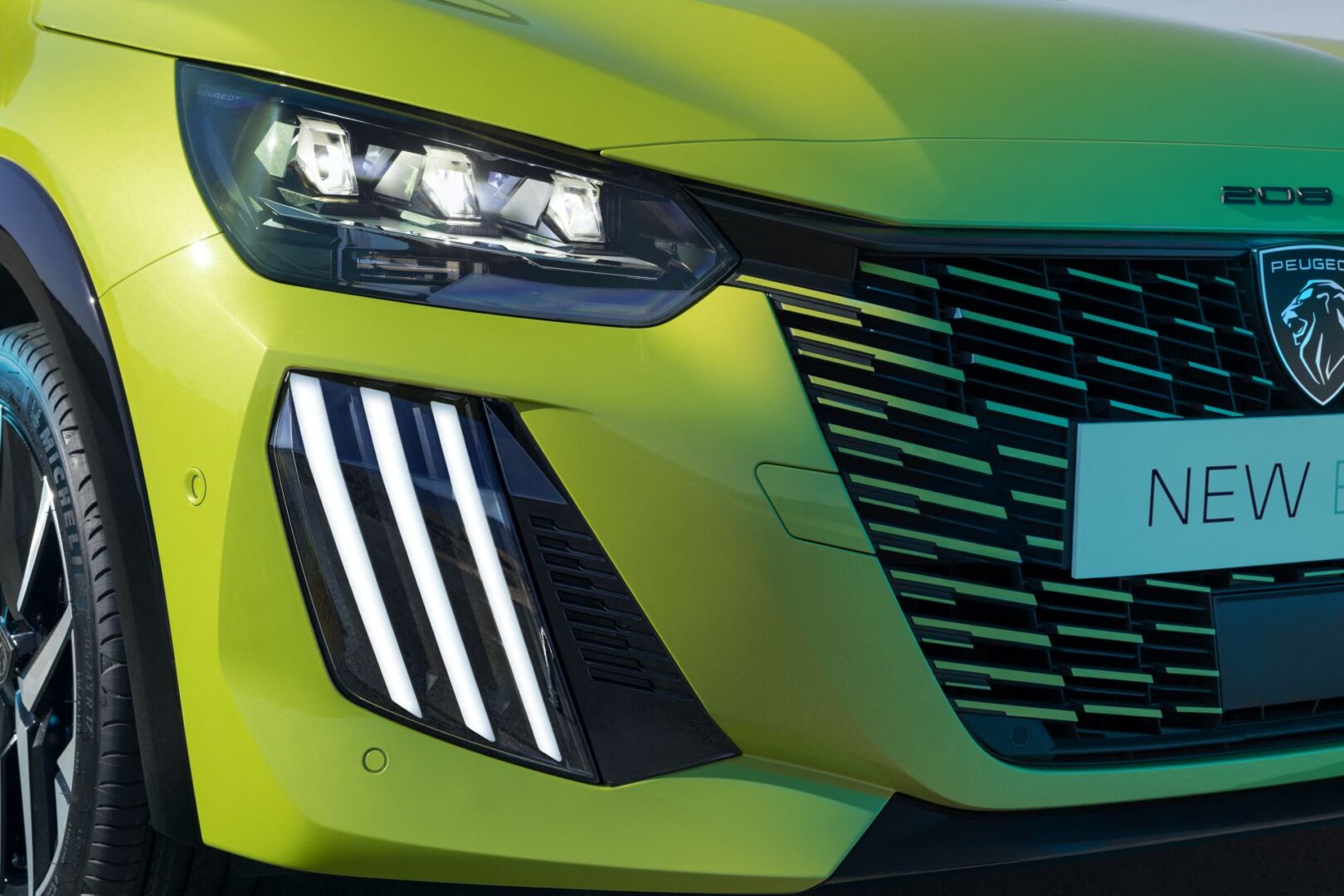 Prodaja novih automobila u Europi pada, no električni automobili bilježe rast potražnje Prodaja novih automobila u Europi pada, no električni automobili bilježe rast potražnje