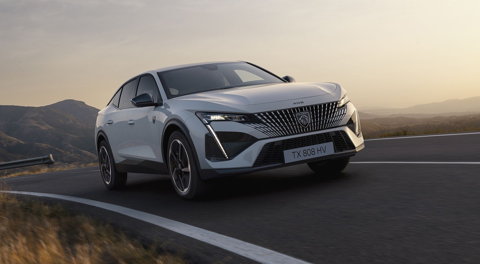 Peugeot predstavlja električni E-408 Peugeot predstavlja električni E-408