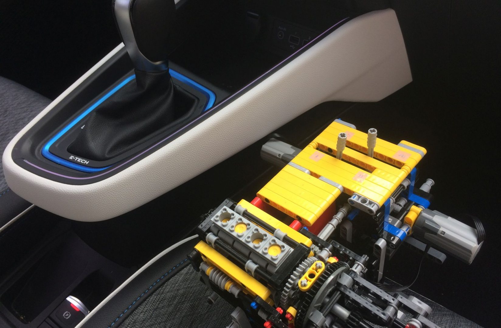 Renault E-Tech: Od Lego modela do hibridne inovacije