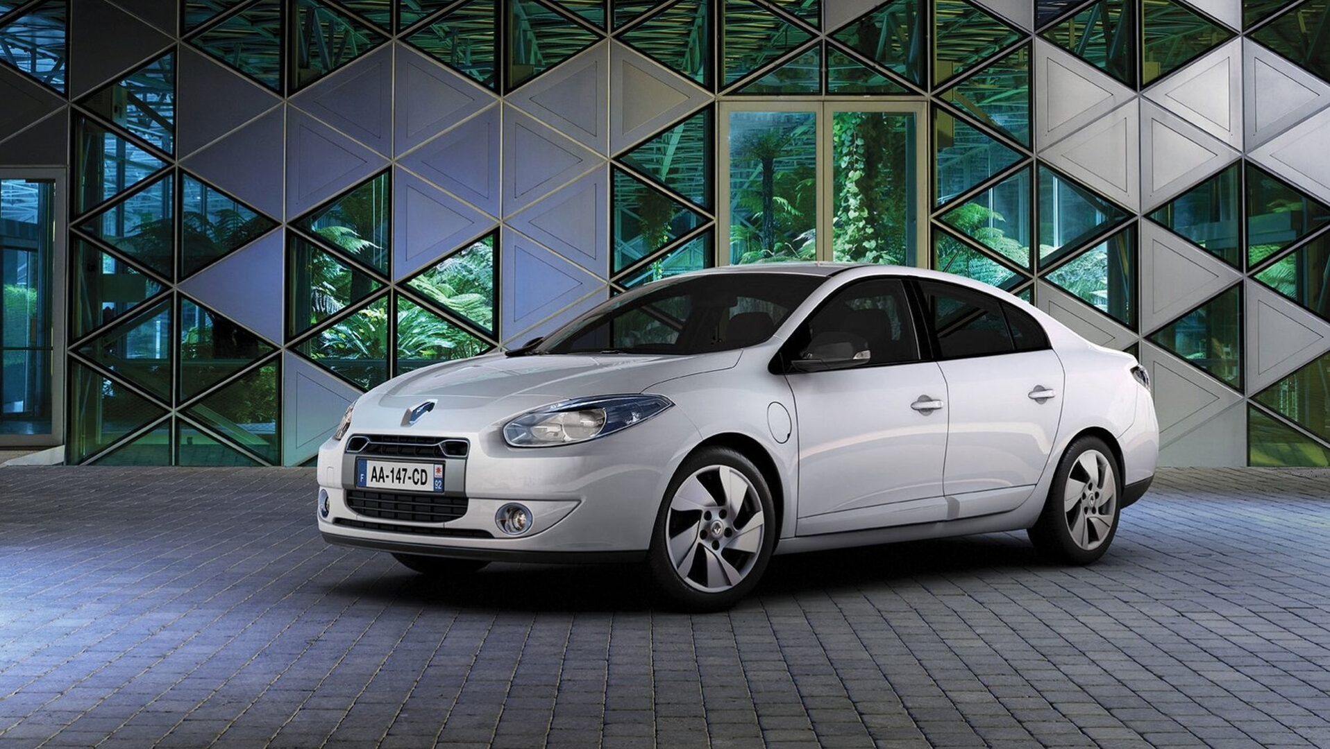 Čak 30 posto deset godina starih električnih auta pada na tehničkom