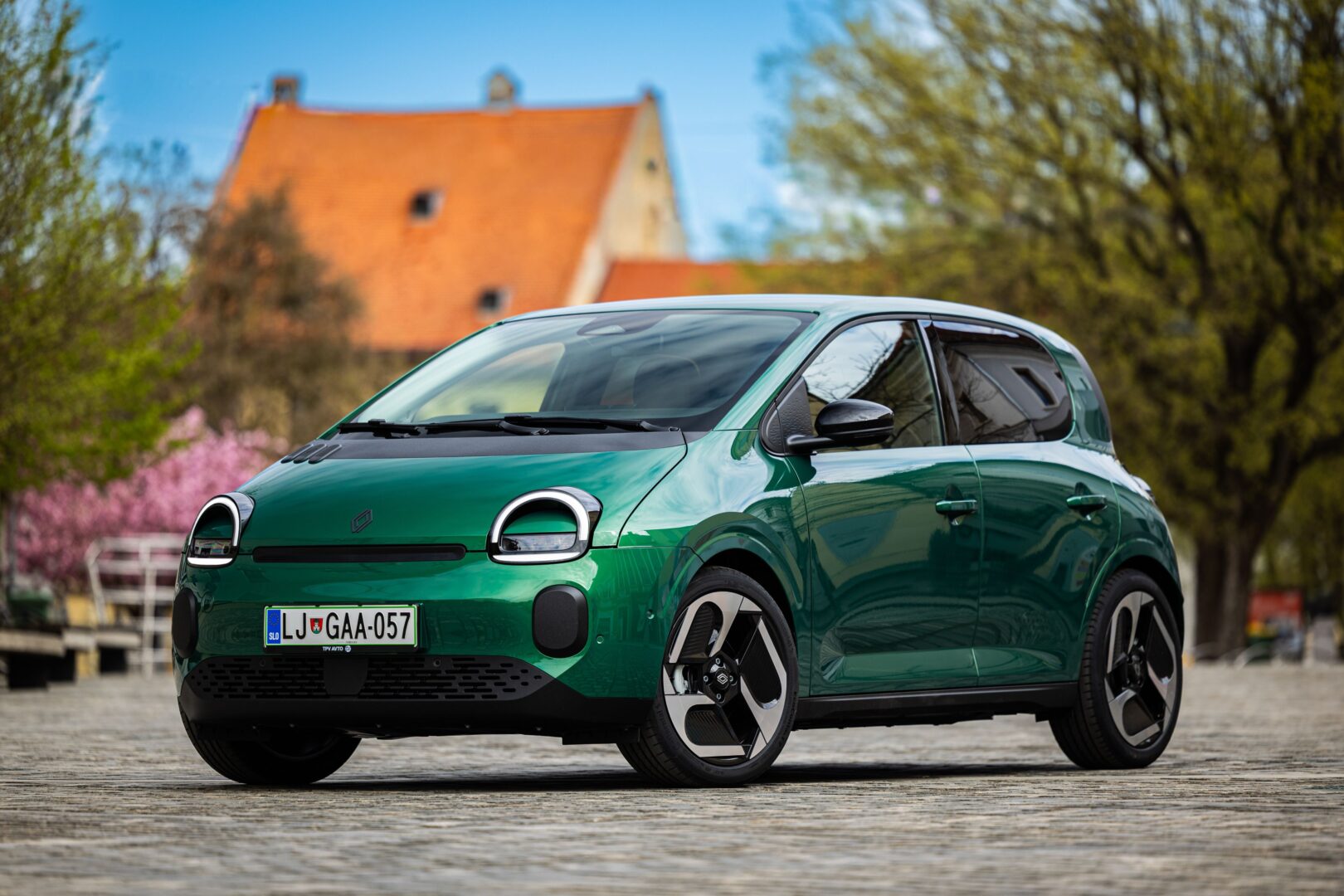 Novi Twingo E-Tech Electric: gradski auto koji želi redefinirati A-segment