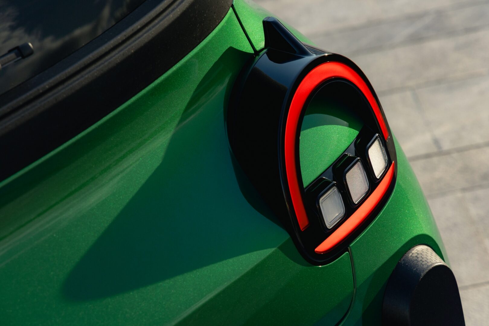 Stražnji far novog Twinga na vrhu ima repić koji služi za stabilizaciju zraka