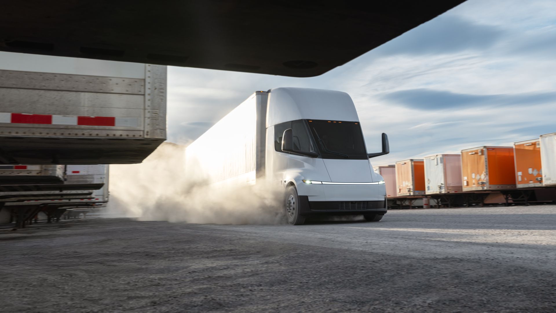 Izgleda kako Tesla Semi ipak stiže i u Europu