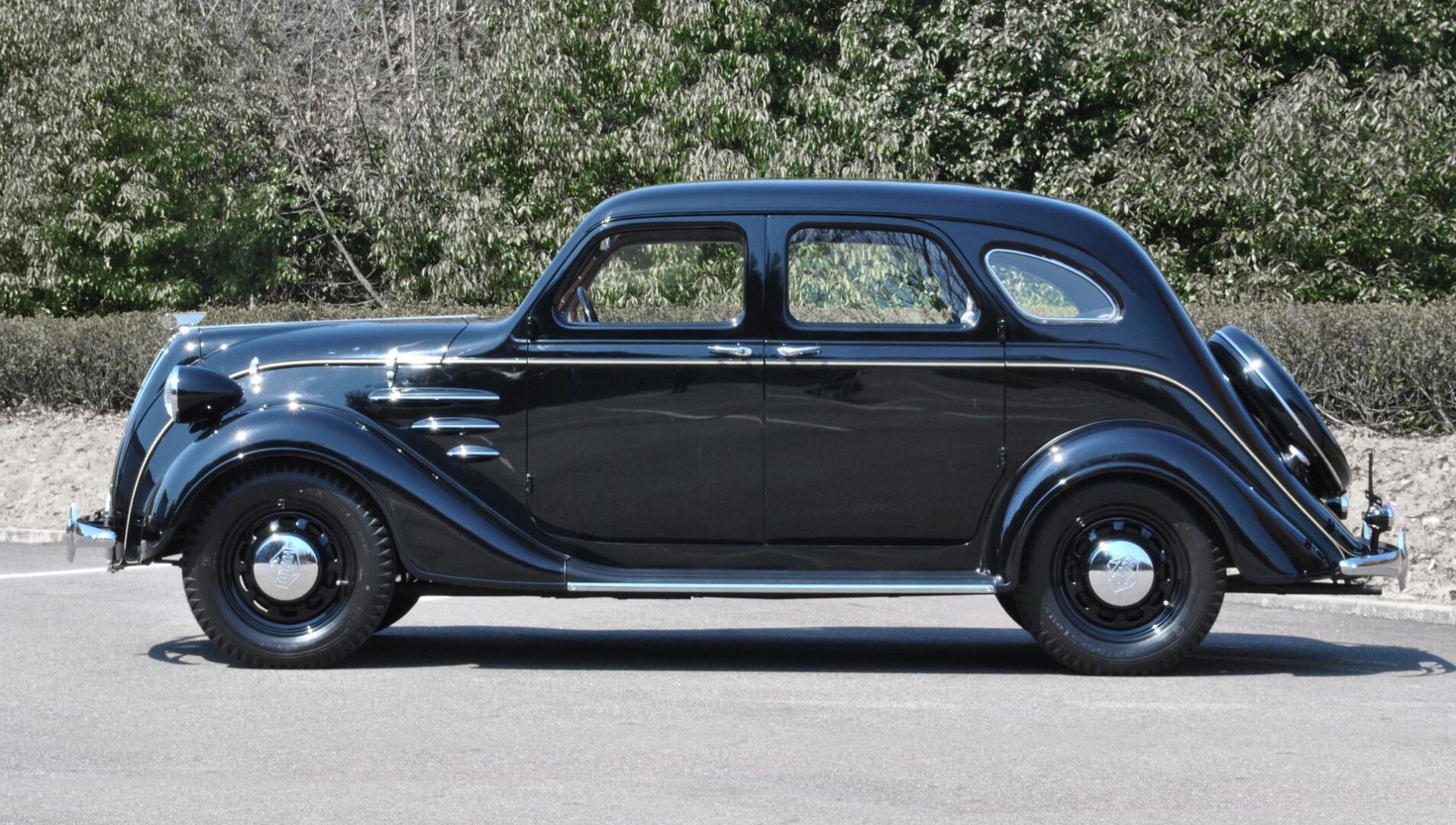 90 godina od prvog Toyotinog serijskog automobila – Modela AA