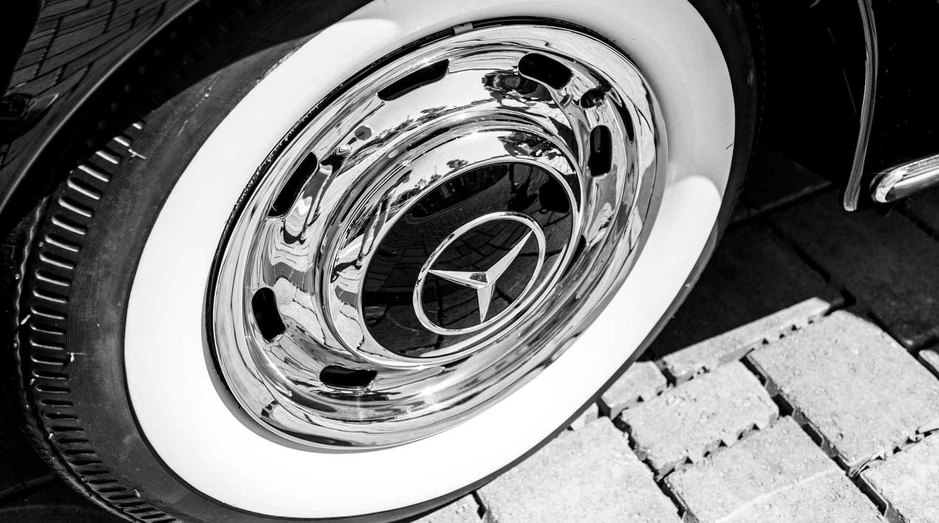 Jeste li znali da su prve gume na automobilima bile bijele? Jeste li znali da su prve gume na automobilima bile bijele?