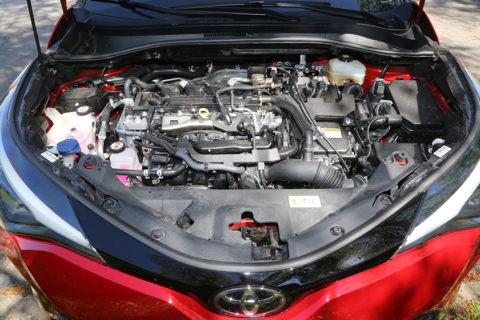 Kombinacija benzinca i elektromotora zajedno razvija snagu od 184 KS